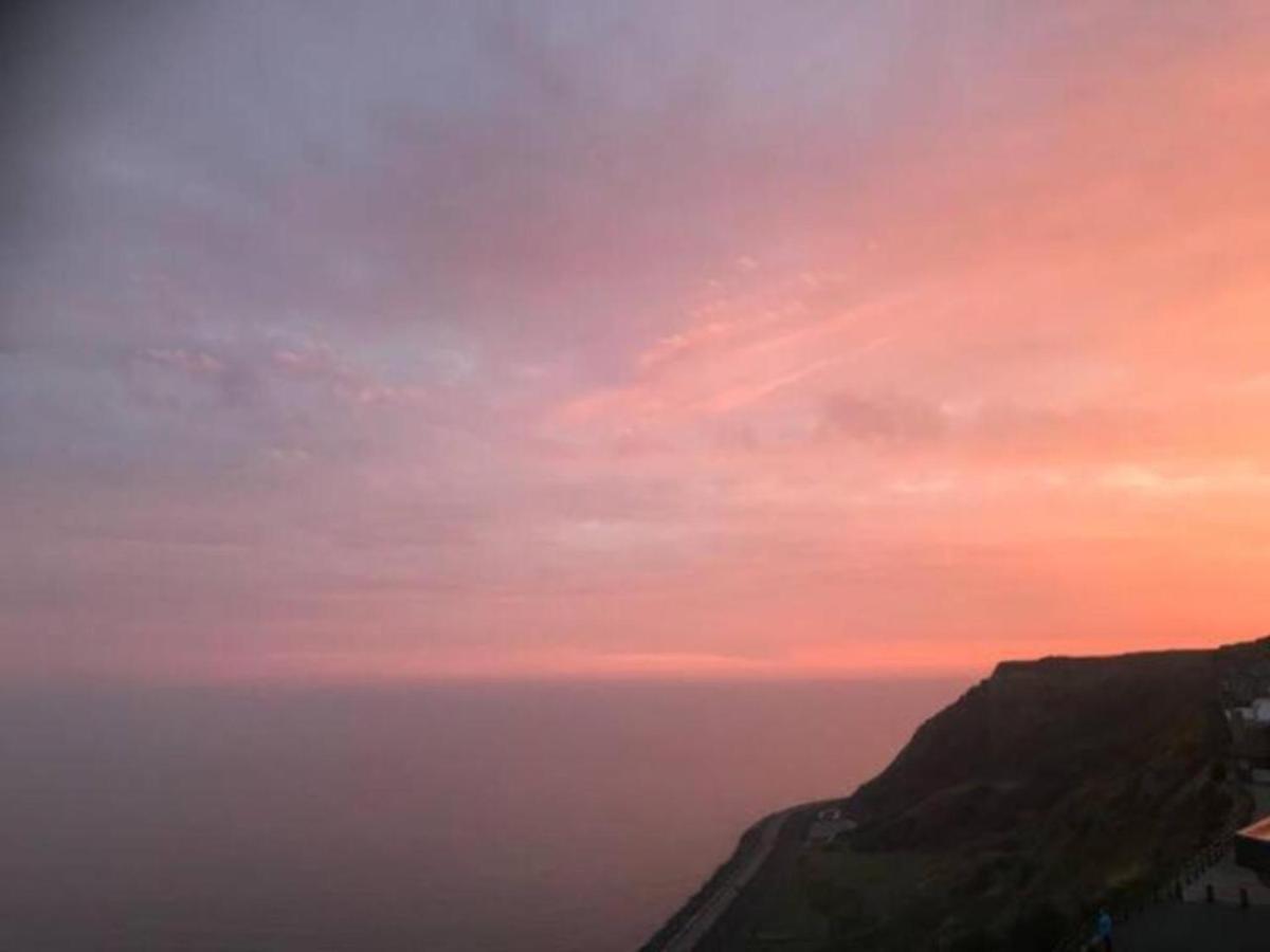 Seascape - Fantastic Location With Sea Views! 스카버러 외부 사진